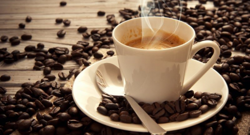 Caffè: proprietà, benefici e controindicazioni della caffeina per la salute